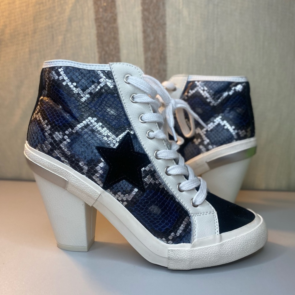 VINTAGE HAVANA Remiee Snakeskin Embossed Leather Bootie Black/ White size9